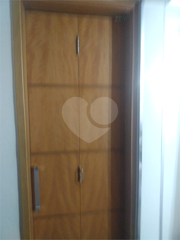 Apartamento com dois dormitórios e uma vaga próximo ao Horto Florestal