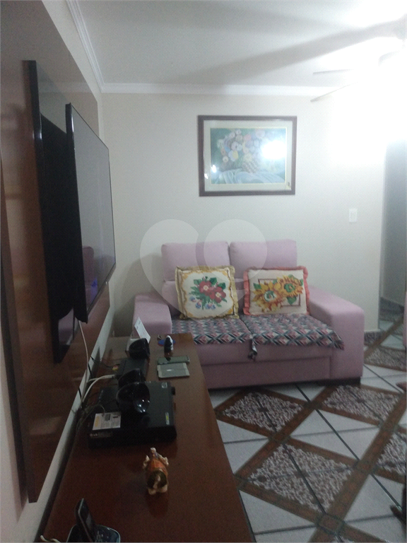 Apartamento com dois dormitórios e uma vaga próximo ao Horto Florestal