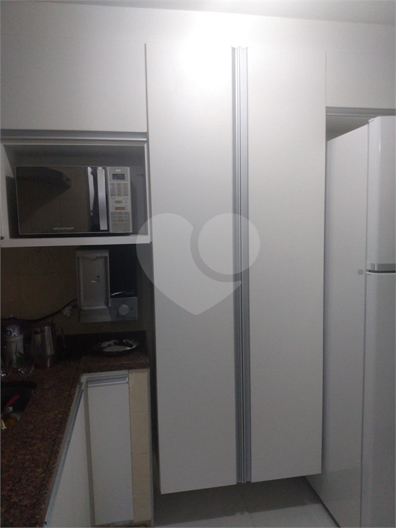 Apartamento com dois dormitórios e uma vaga próximo ao Horto Florestal