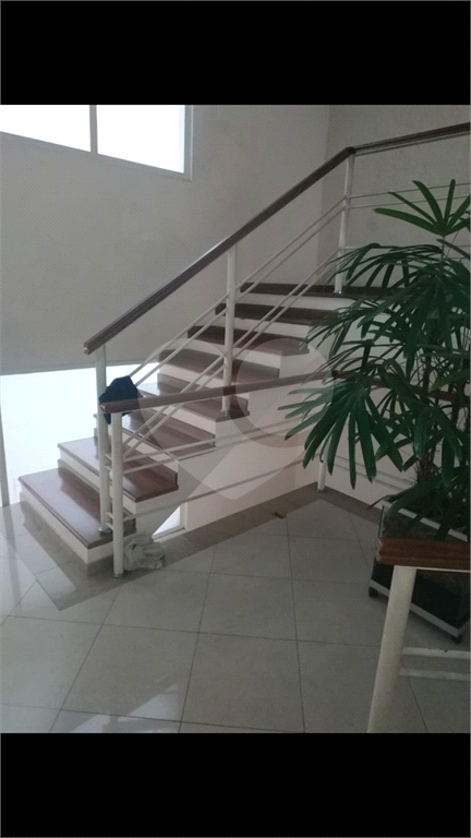 Sobrado no Condomínio Itatinga com 421m² de área útil!!