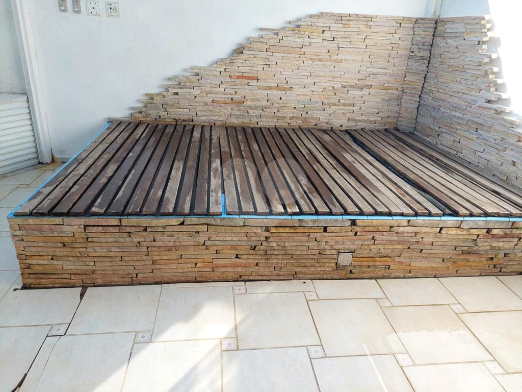 Casa em Condomínio Fechado Tamboré 4