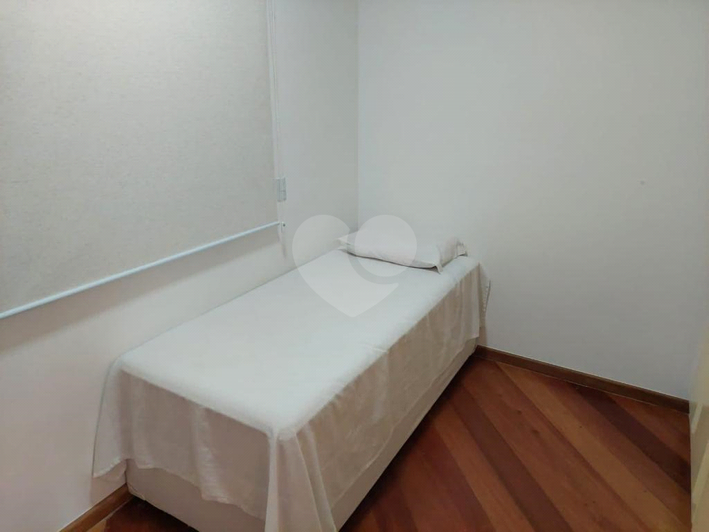 Casa em Condomínio Fechado Tamboré 4