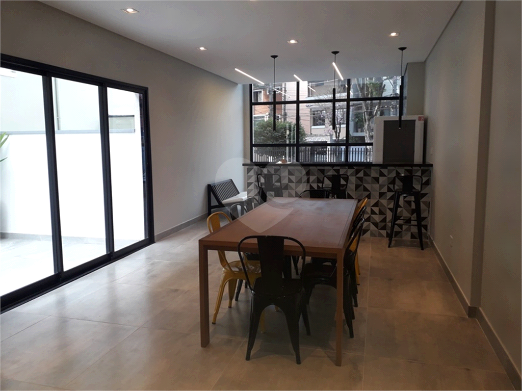 Apartamento à venda e aluguel com 1 quarto, 50m² - Foto 33