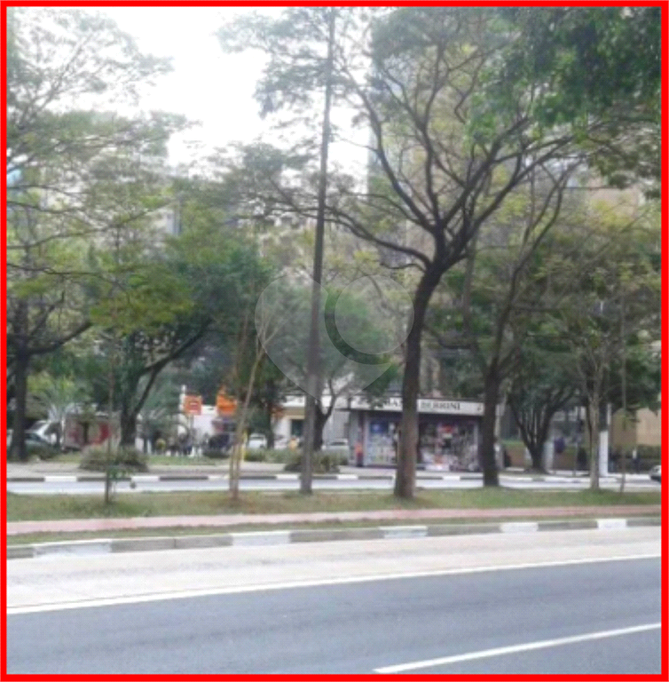 SALAS em BROOKLIN
