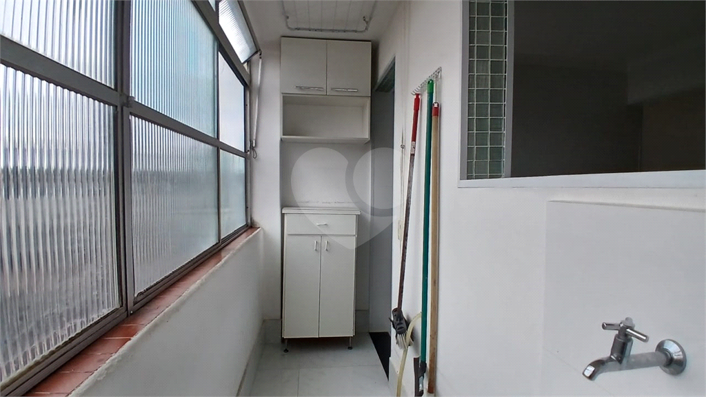 Apto ao lado do metro Santana