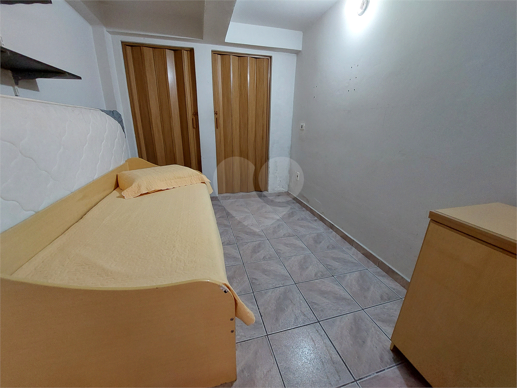 Sobrado com 245M² , com suíte, amplo quintal e churrasqueira PRONTO PARA MORAR 