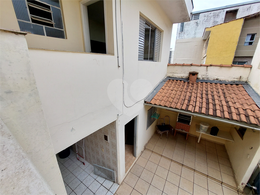 Sobrado com 245M² , com suíte, amplo quintal e churrasqueira PRONTO PARA MORAR 