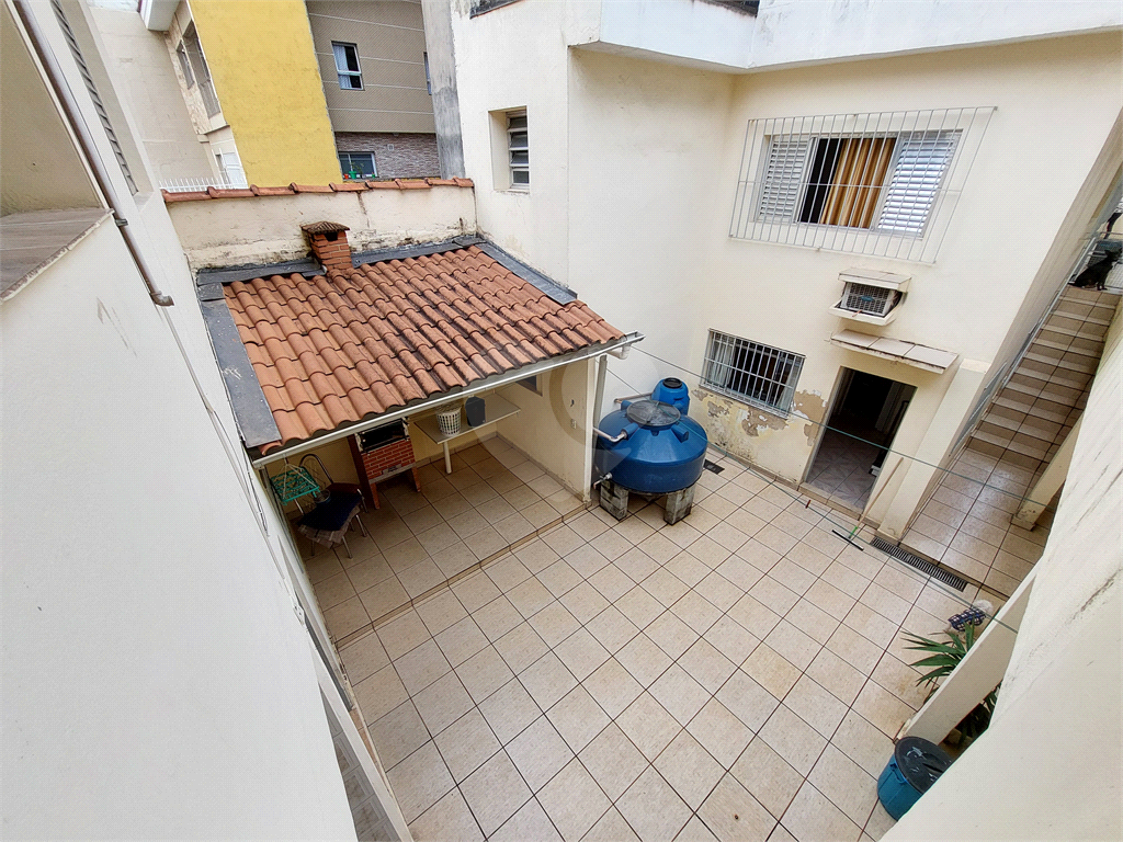 Sobrado com 245M² , com suíte, amplo quintal e churrasqueira PRONTO PARA MORAR 