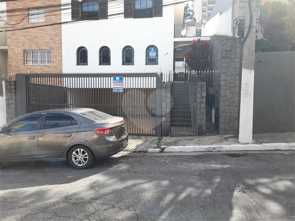 Sobrado amplo com quintal próximo a Braz Leme