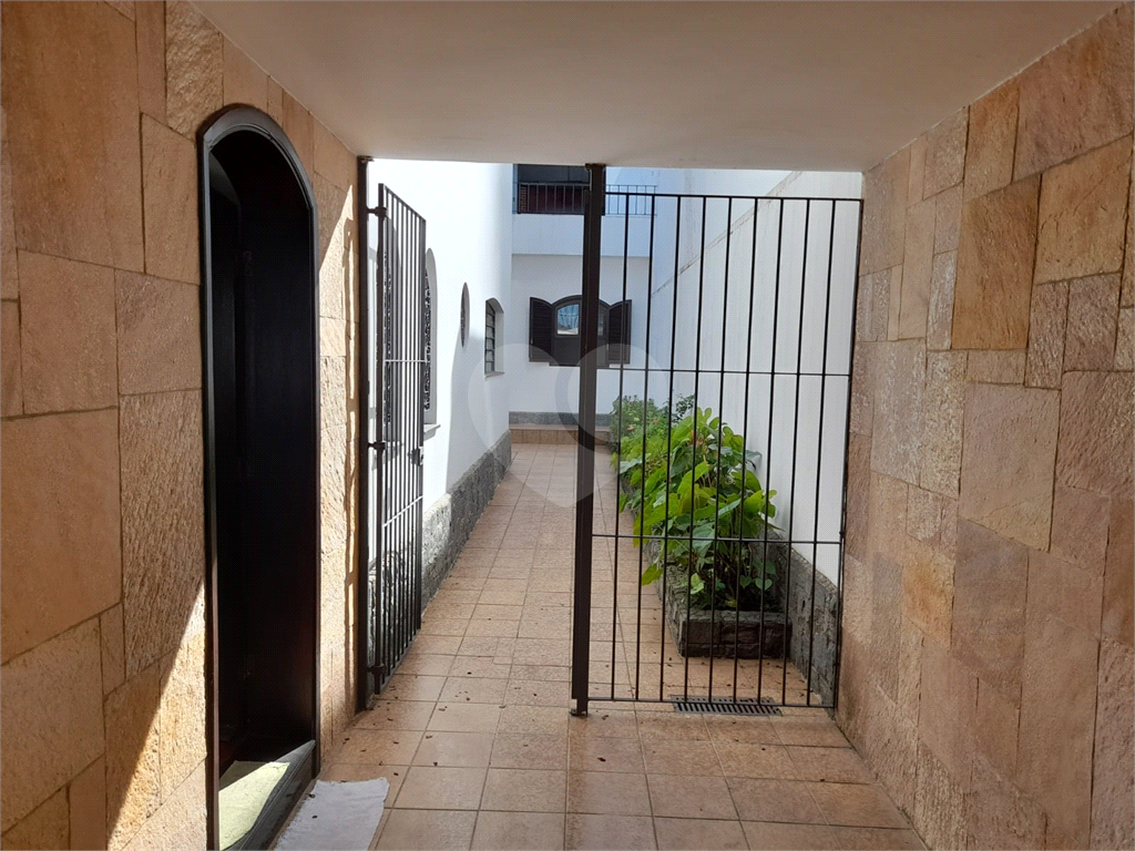 Sobrado amplo com quintal próximo a Braz Leme