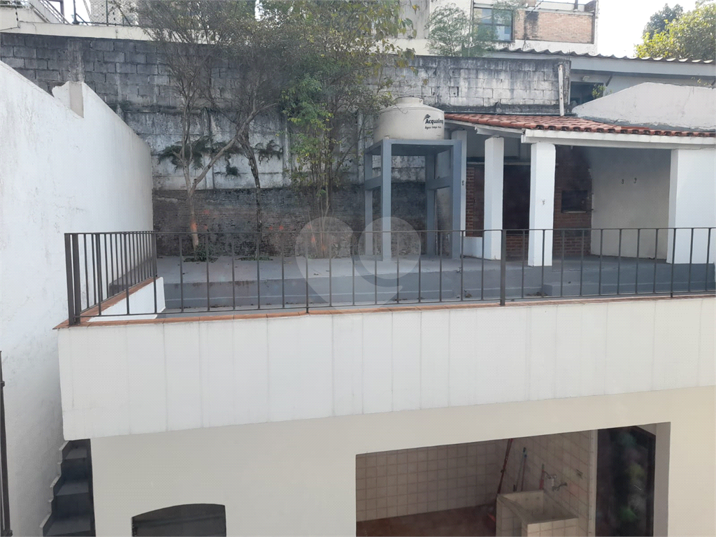 Sobrado amplo com quintal próximo a Braz Leme