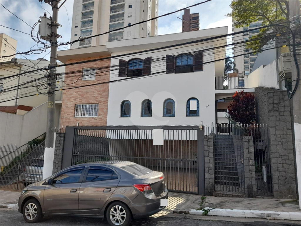 Sobrado amplo com quintal próximo a Braz Leme
