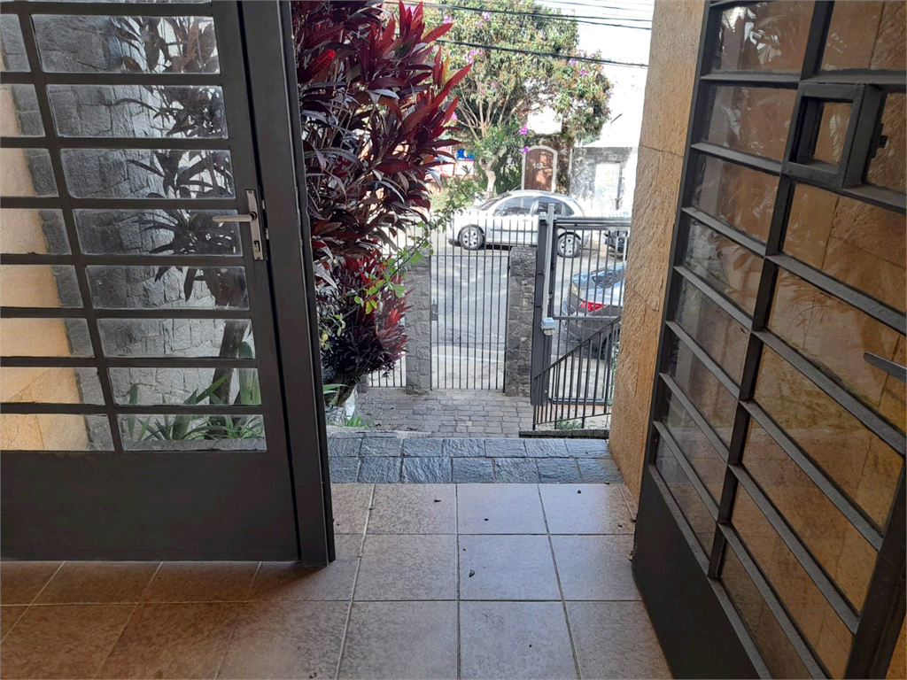 Sobrado amplo com quintal próximo a Braz Leme