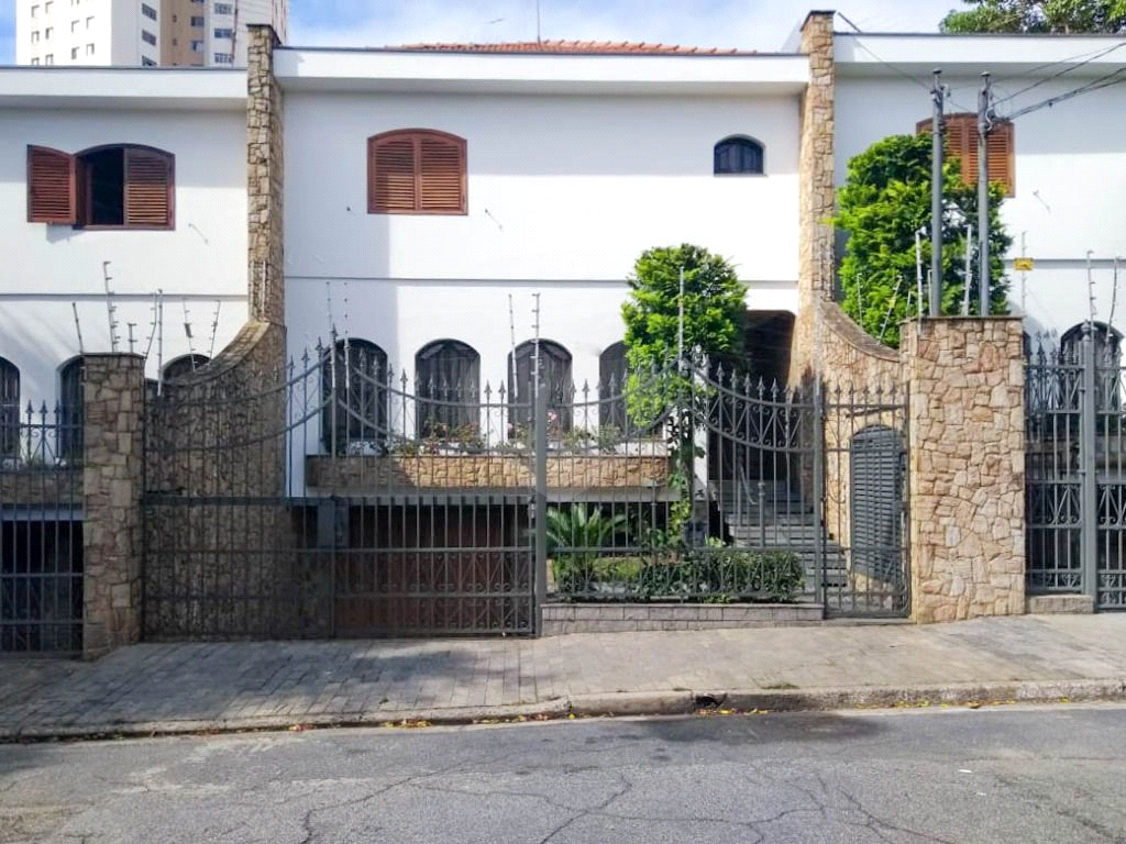 Sobrado à venda com 3 quartos, 160m² - Foto 1