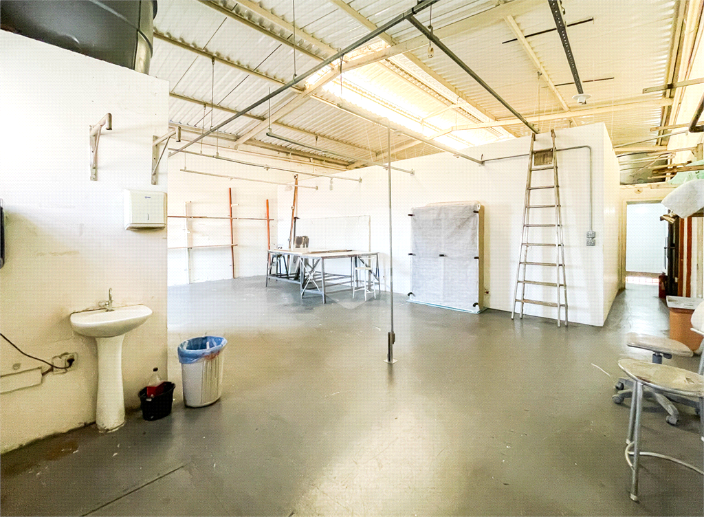 Galpão - Vila Sônia - Vão Livre - 402 m² - Locação / Venda / Aluguel - Próximo ao Metrô
