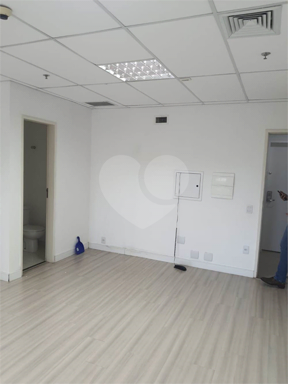 Sala Comercial Forum Tower