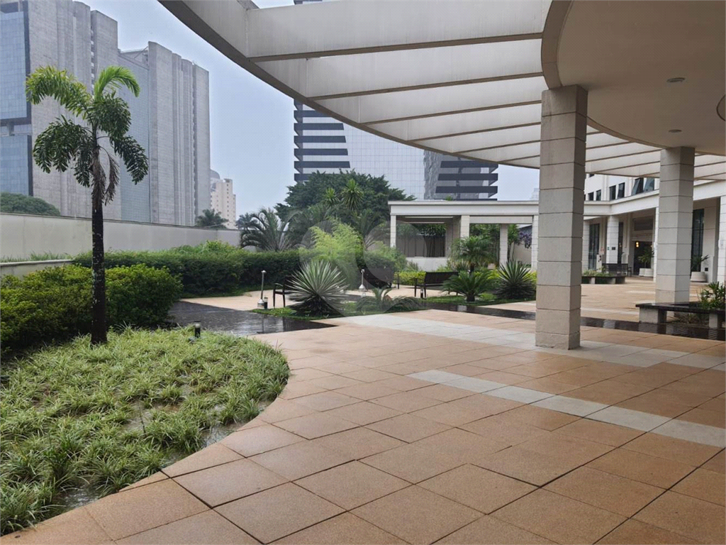 Sala Comercial Forum Tower