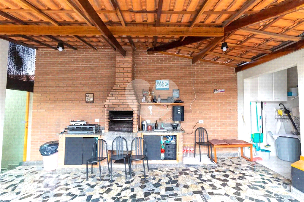 Sobrado à Venda | 250 m² | 4 dormitórios (3 suítes) | 5 vagas em São Miguel Paulista! 