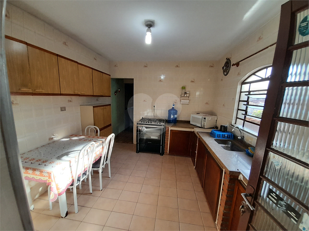 Sobrado  2 casas -Salão alugado -Jd. Brasil - 170 metros , Alt da Swift da Av. Roland Garrout 