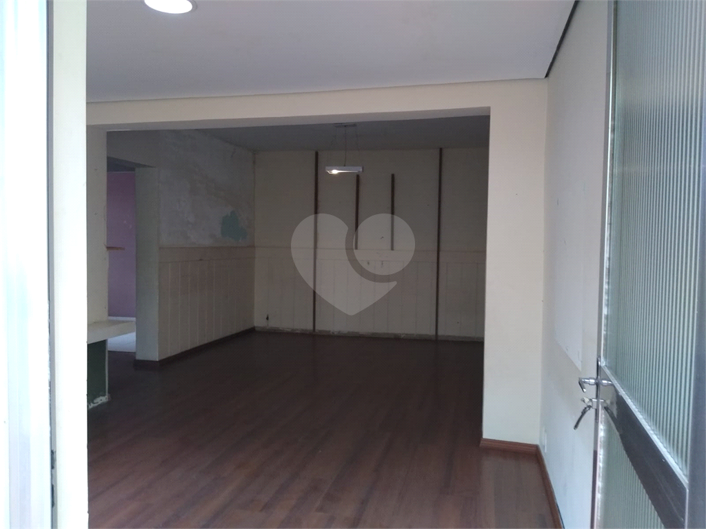 Casa à venda no Parque Vitória, próximo ao metrô Tucuruvi com total de 4 quartos , 3 vagas