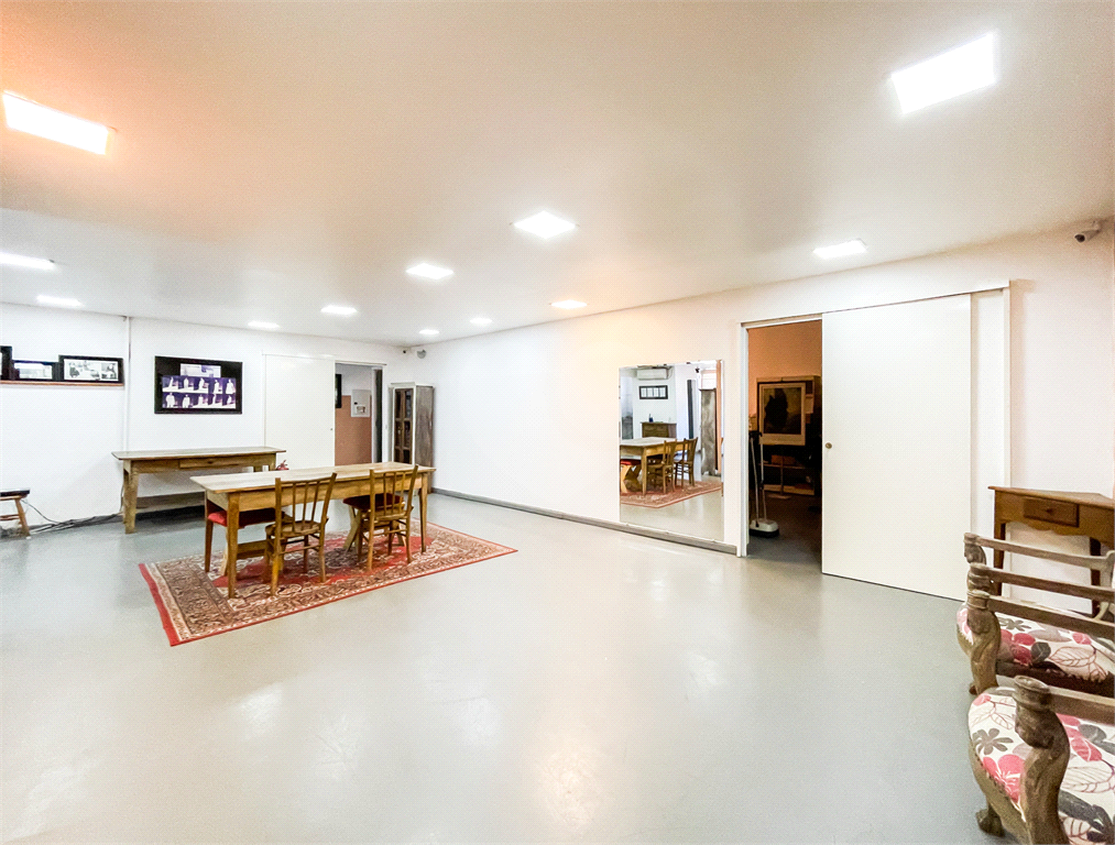 Galpão - Vila Sônia - 402 m² - Piso superior - 1 Vaga - Venda / Compra / Locação - Próximo ao Metrô