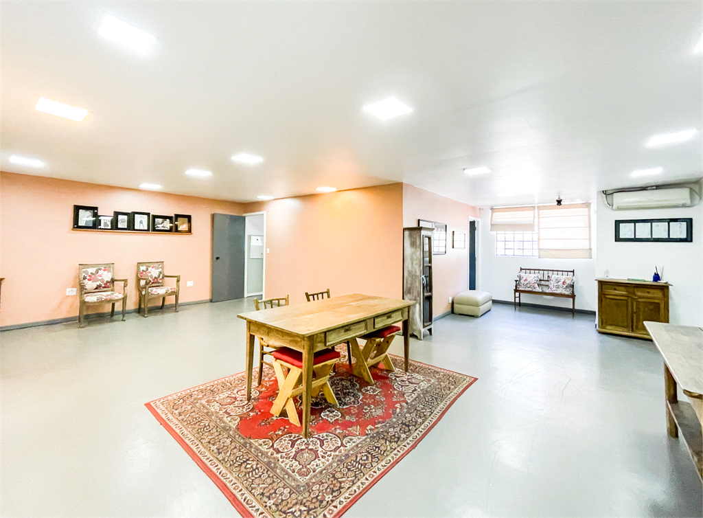 Galpão - Vila Sônia - 402 m² - Piso superior - 1 Vaga - Venda / Compra / Locação - Próximo ao Metrô