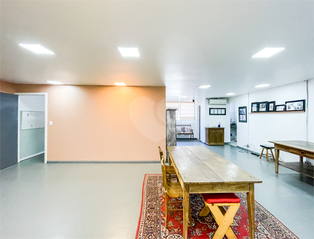 Galpão - Vila Sônia - 402 m² - Piso superior - 1 Vaga - Venda / Compra / Locação - Próximo ao Metrô