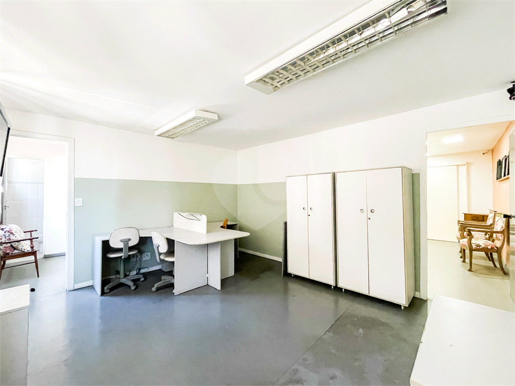 Galpão - Vila Sônia - 402 m² - Piso superior - 1 Vaga - Venda / Compra / Locação - Próximo ao Metrô