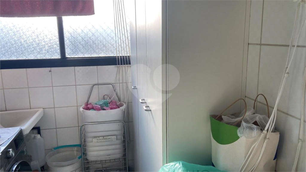 APARTAMENTO em ALTO DE PINHEIROS