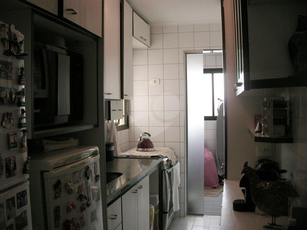 APARTAMENTO em ALTO DE PINHEIROS