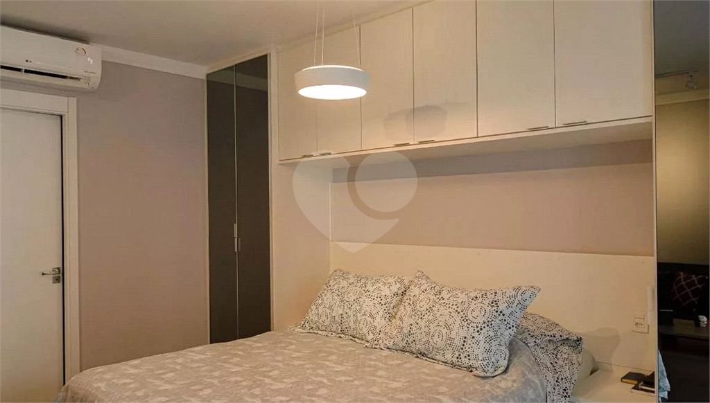 APARTAMENTO em CENTRO