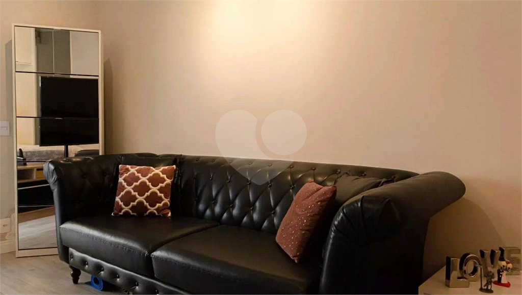 APARTAMENTO em CENTRO