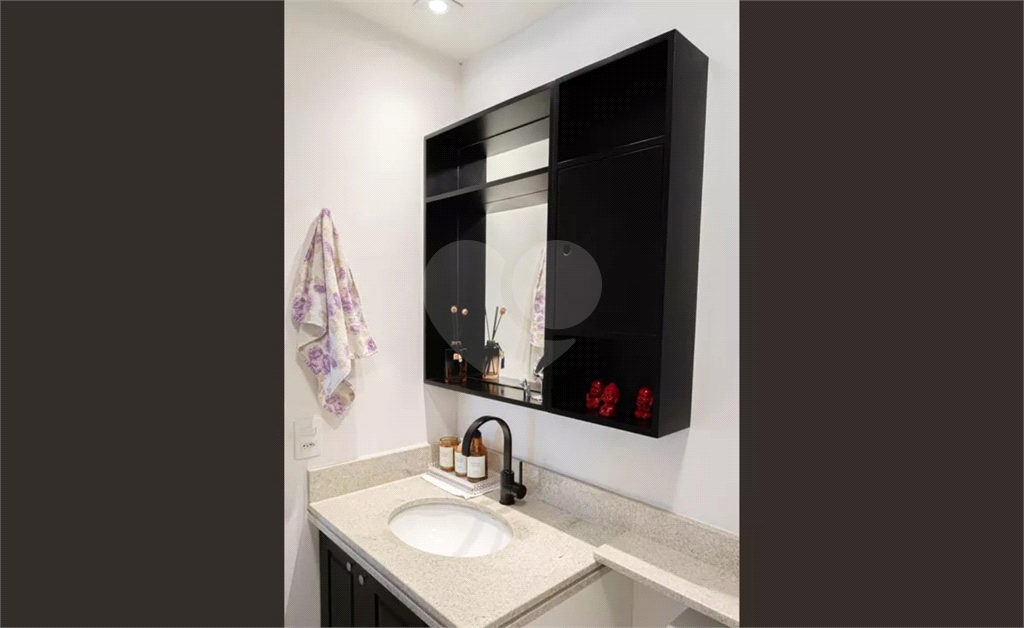 APARTAMENTO em CENTRO