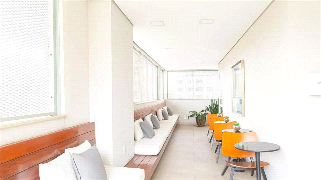 APARTAMENTO em CENTRO