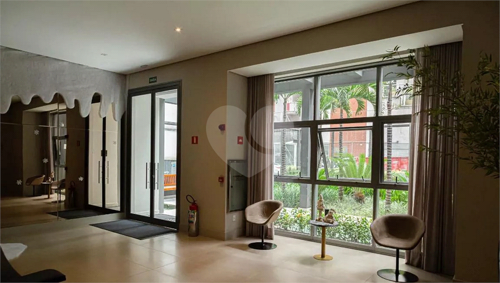 APARTAMENTO em CENTRO