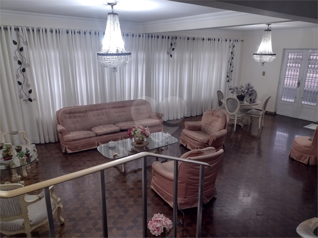 Oportunidade! Sobrado com 6 dormitórios (1suíte) à venda na Vila Gustavo