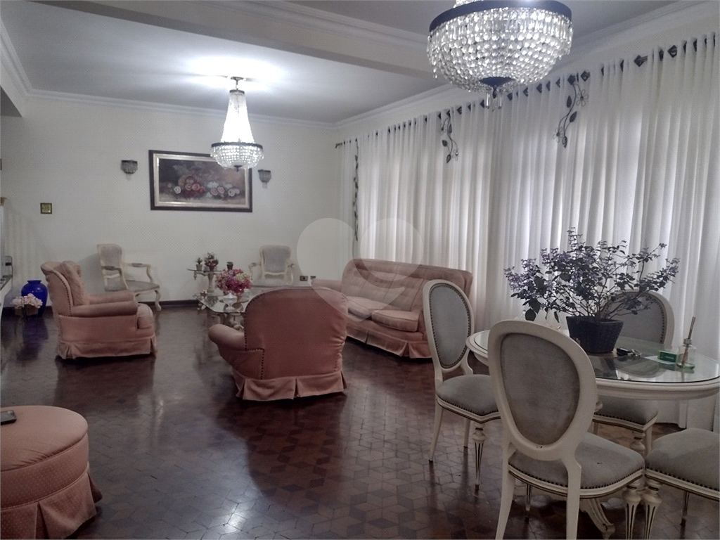 Oportunidade! Sobrado com 6 dormitórios (1suíte) à venda na Vila Gustavo