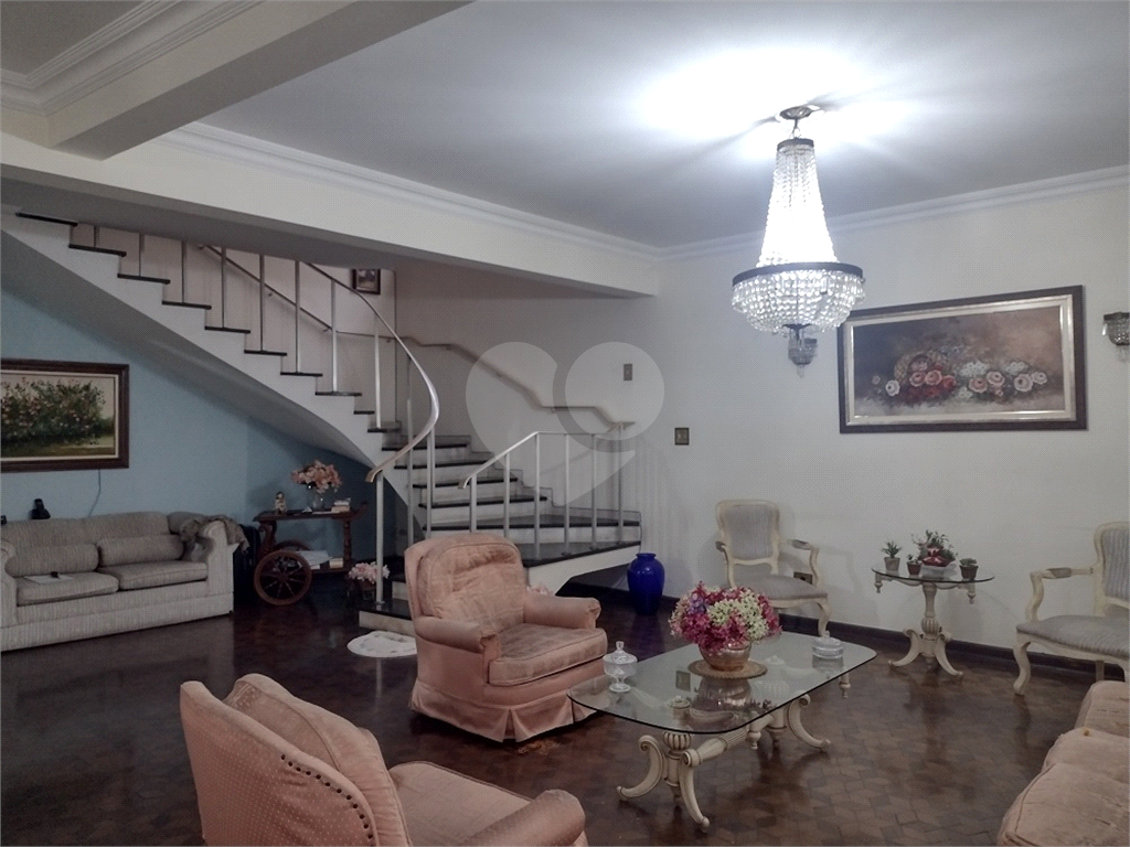 Oportunidade! Sobrado com 6 dormitórios (1suíte) à venda na Vila Gustavo