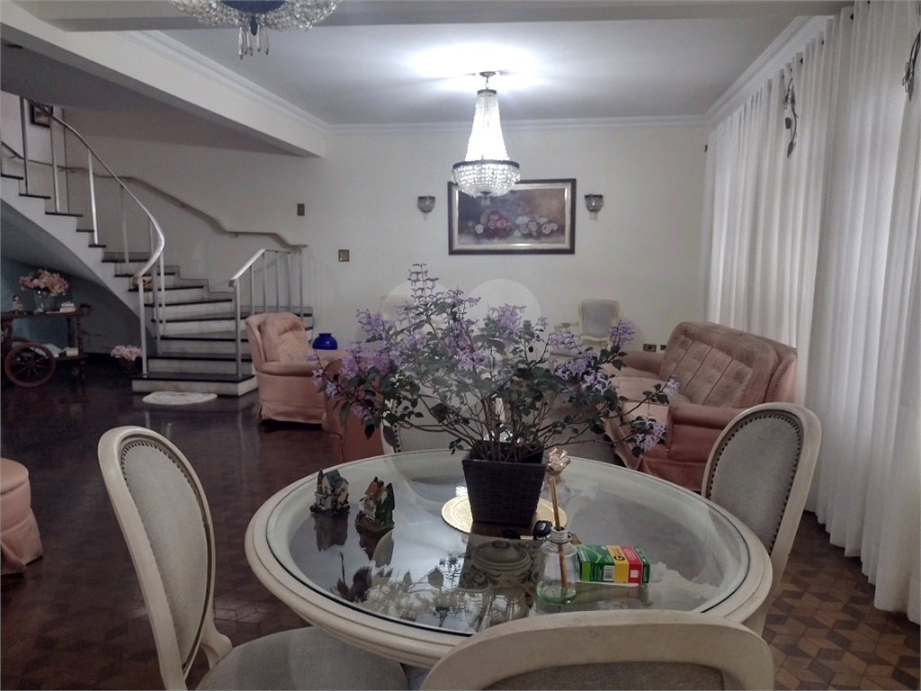 Oportunidade! Sobrado com 6 dormitórios (1suíte) à venda na Vila Gustavo