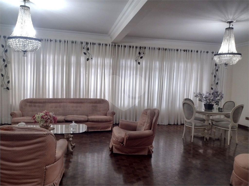 SOBRADO em VILA GUSTAVO