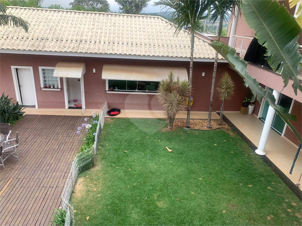 Casa em Condomínio Fechado