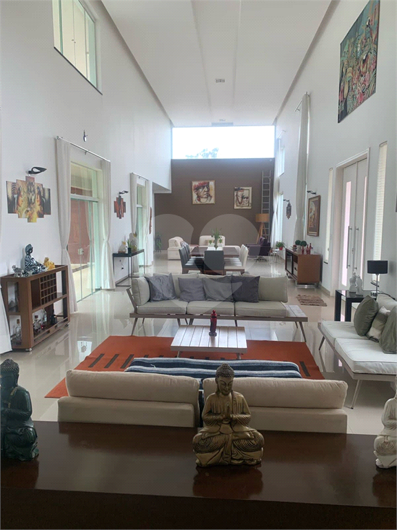 Casa em Condomínio Fechado