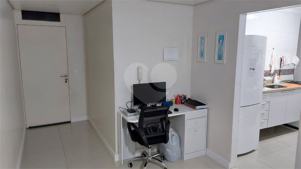 APARTAMENTO em PARQUE BRISTOL
