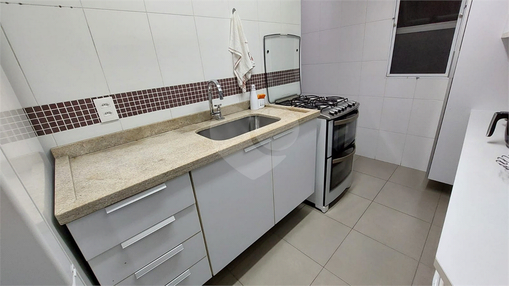 APARTAMENTO em PARQUE BRISTOL