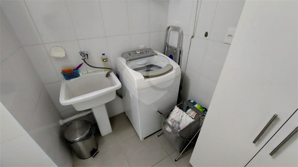 APARTAMENTO em PARQUE BRISTOL