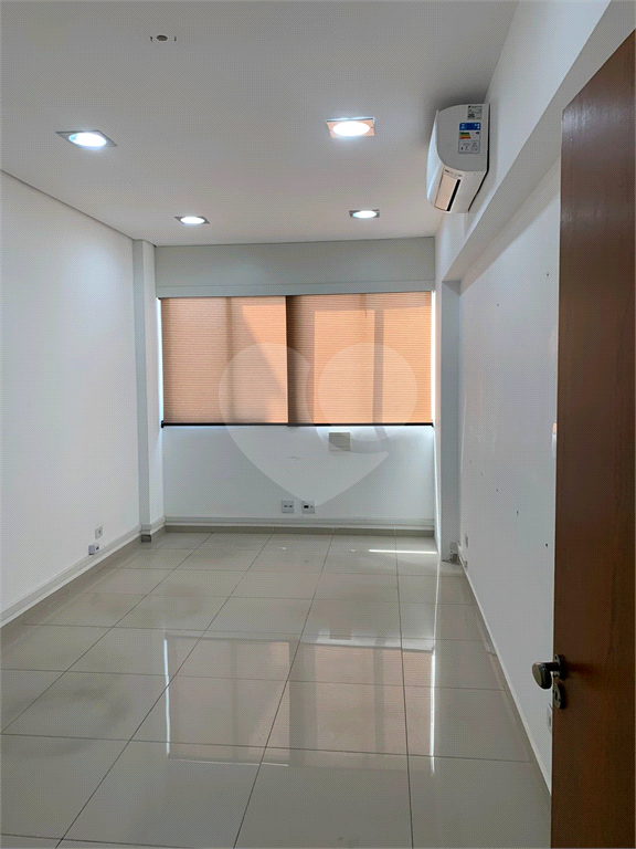 APARTAMENTO COMERCIAL  COM 4 SALAS 108m² NA BELA VISTA