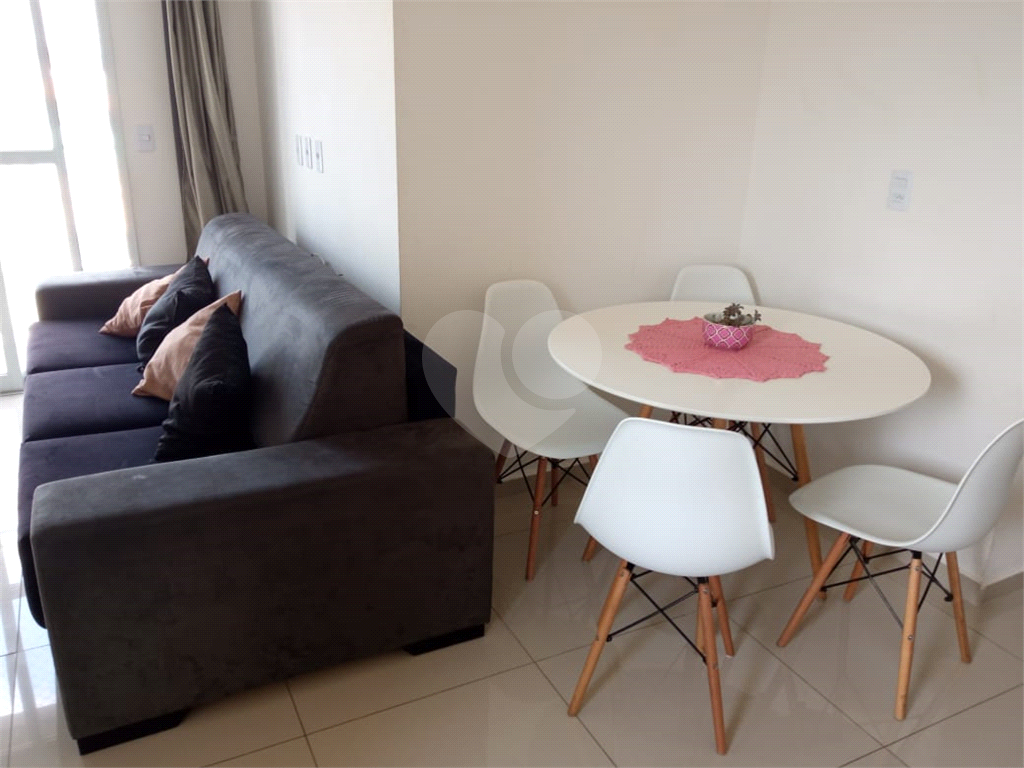 Apartamento à venda com 2 quartos, 56m² - Foto 2