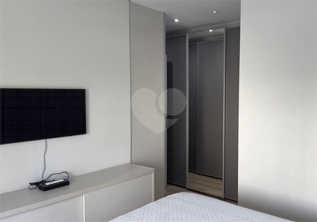 APARTAMENTO em VILA ROMANA