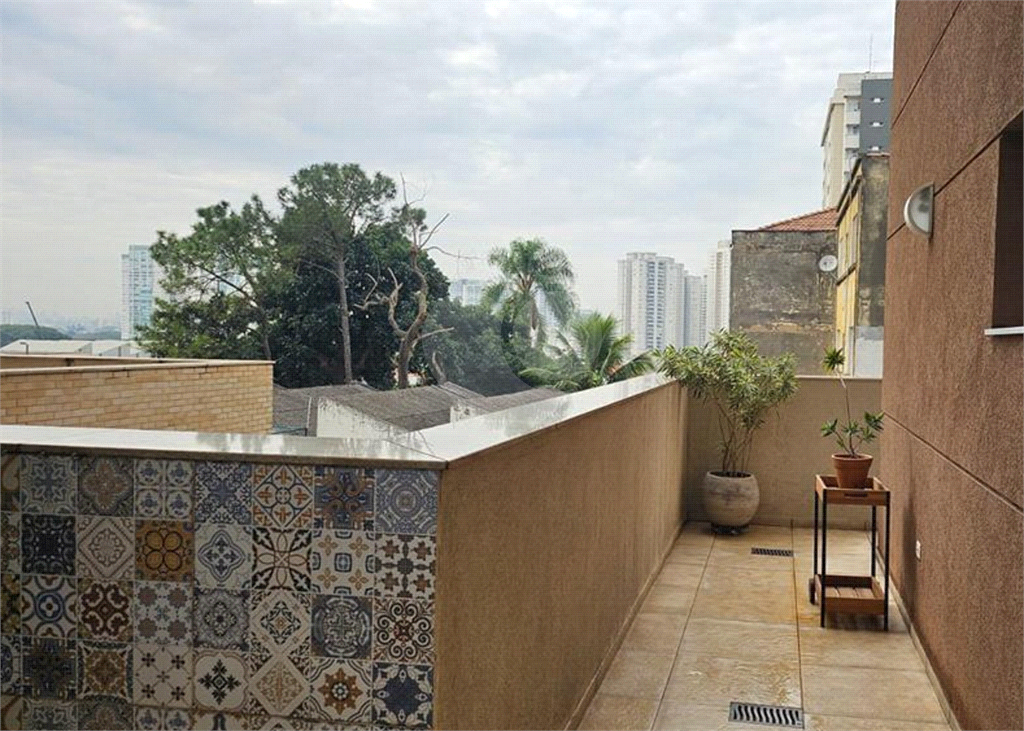 APARTAMENTO em VILA ROMANA
