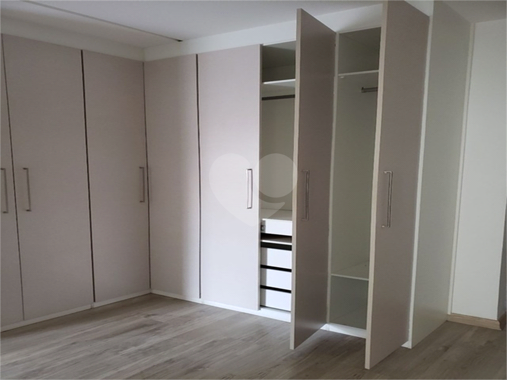 Casa à venda com 3 quartos, 144m² - Foto 11